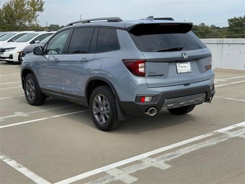 Used 2024 Honda Passport TrailSport image 7