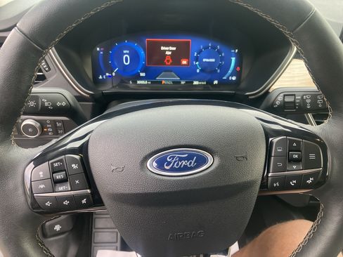 Used 2021 Ford Escape Titanium w/ Titanium Elite Package AWD/4WD image 24