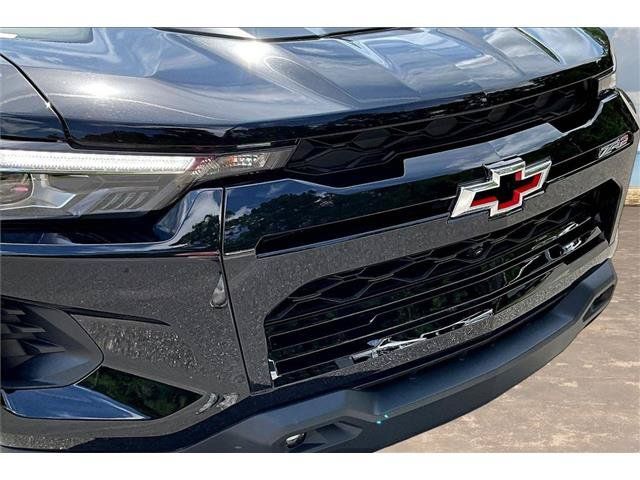 Used 2025 Chevrolet Colorado ZR2 w/ Technology Package AWD/4WD image 35