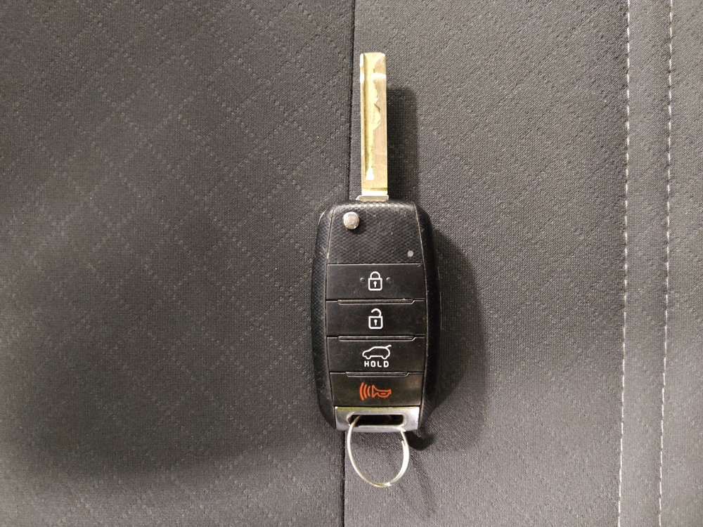 Used 2019 Kia Sorento AWD V6 image 32