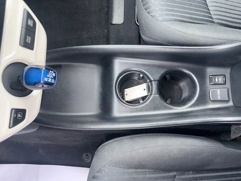 Used 2016 Toyota Prius Two FWD image 16