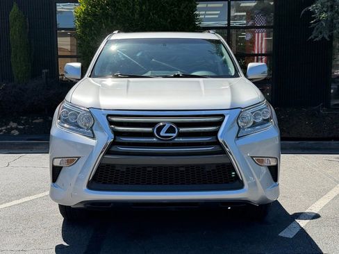 Used 2017 Lexus GX 460 w/ Navigation Package AWD/4WD image 3