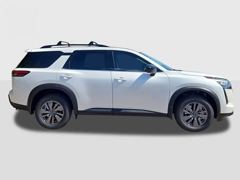 New 2026 Nissan Pathfinder SV image 4
