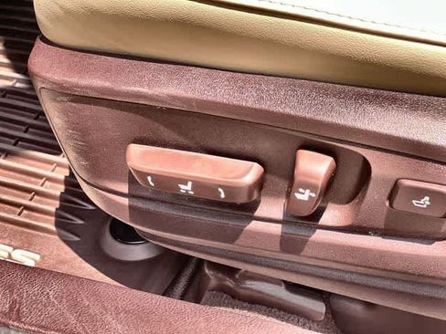 Used 2016 Lexus ES 350 w/ Luxury Package w/Wood Trim FWD image 31