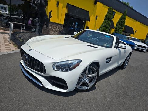 Used 2018 Mercedes-Benz AMG GT Roadster image 3