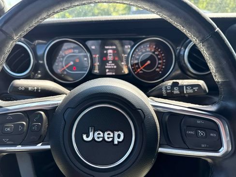 Used 2020 Jeep Wrangler Unlimited Sahara AWD/4WD image 6