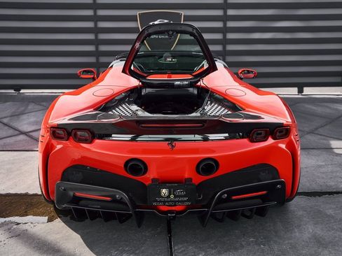 Used 2022 Ferrari SF90 Spider image 29