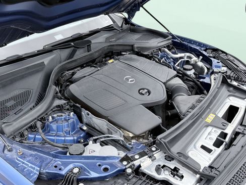 Used 2024 Mercedes-Benz GLC 300 4MATIC w/ AMG Line image 21
