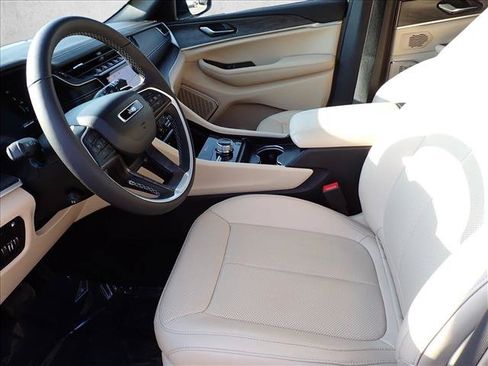 Used 2024 Jeep Grand Cherokee Limited 4xe w/ Luxury Tech Group II AWD/4WD image 12