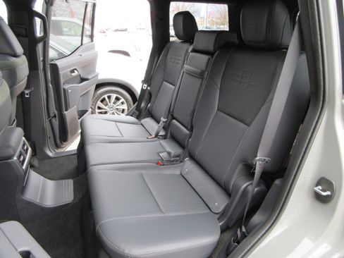 Used 2026 Lexus GX 550 image 23