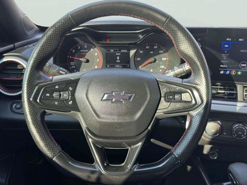 Used 2024 Chevrolet Trax RS w/ Sunroof Package FWD image 29