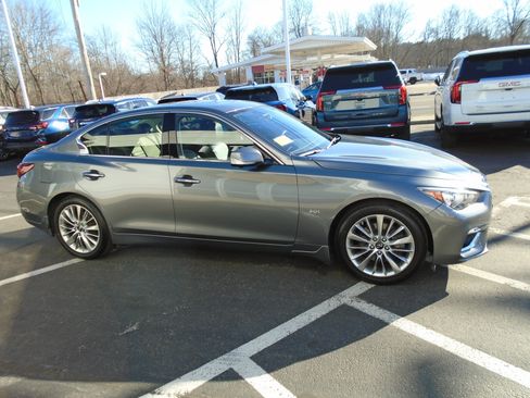 Used 2020 INFINITI Q50 Luxe w/ Essential Package (3.0T Luxe) image 5