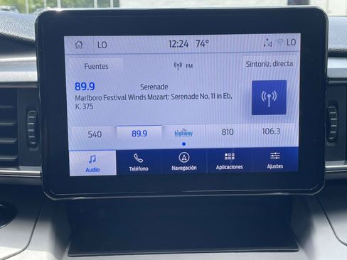 Used 2024 Ford Explorer XLT w/ Equipment Group 202A RWD image 31