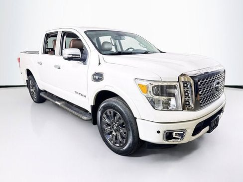 Used 2017 Nissan Titan Platinum Reserve image 3