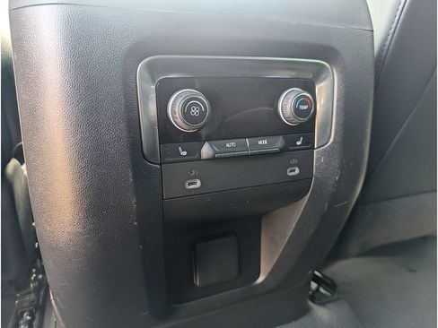 Used 2024 Chevrolet Tahoe Premier RWD image 33