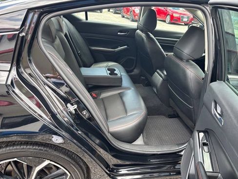 Used 2024 Nissan Altima 2.5 SR FWD image 41
