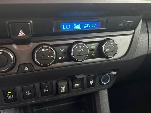Used 2023 Toyota Tacoma TRD Sport w/ Advanced Technology Package AWD/4WD image 21