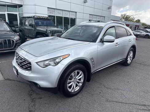 Used 2010 INFINITI FX35 AWD w/ Navigation Pkg image 2
