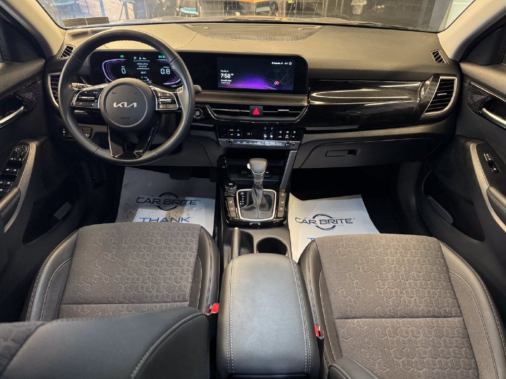 Used 2025 Kia Seltos S AWD/4WD image 9