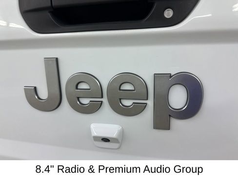 Used 2020 Jeep Gladiator Overland image 17