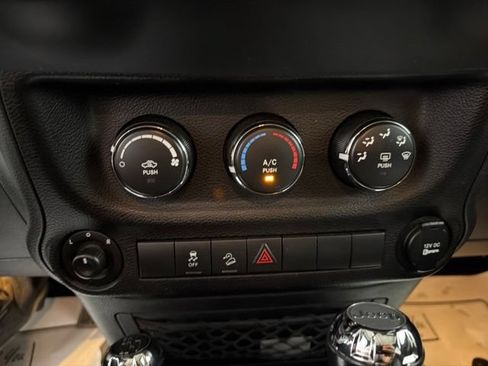 Used 2018 Jeep Wrangler Unlimited Sport w/ Dual Top Group AWD/4WD image 26