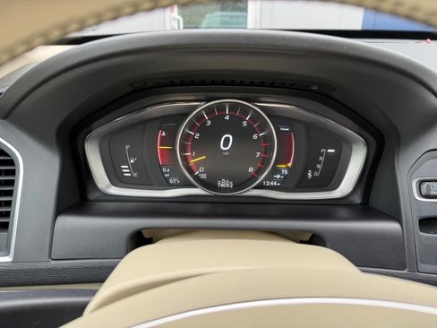Used 2015 Volvo XC60 T6 w/ Proximity Package AWD/4WD image 23