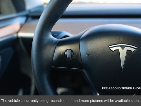Used 2023 Tesla Model Y Long Range image 19