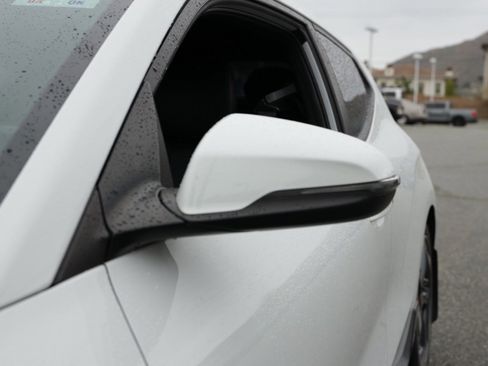 Used 2020 Hyundai Veloster Turbo image 12