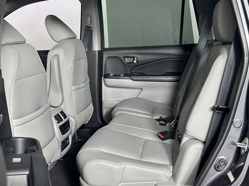 Used 2016 Honda Pilot Touring image 23