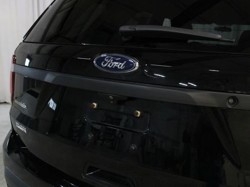 Used 2017 Ford Explorer 4WD Police Interceptor image 25