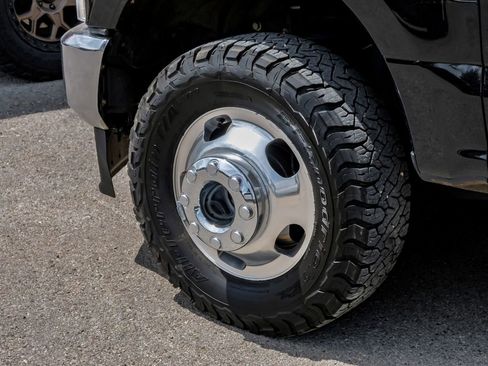 Used 2022 Ford F350 XLT w/ XLT Premium Package AWD/4WD image 61