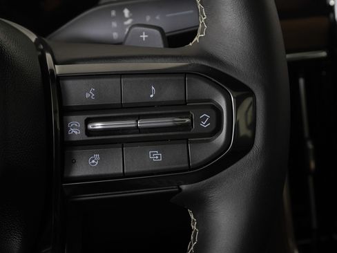 Used 2026 GMC Yukon Denali Ultimate AWD/4WD image 24
