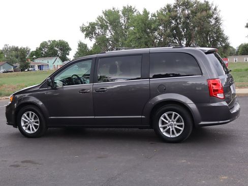 Used 2020 Dodge Grand Caravan SXT FWD image 8