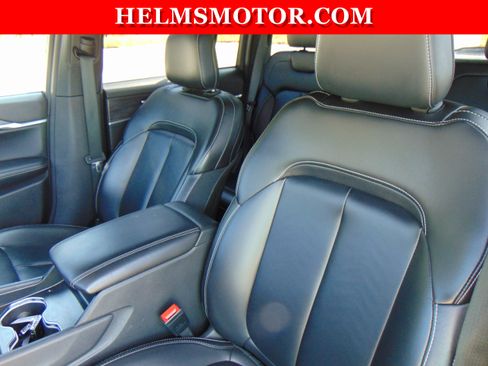 Used 2024 Jeep Grand Cherokee Limited w/ Black Appearance Package AWD/4WD image 31