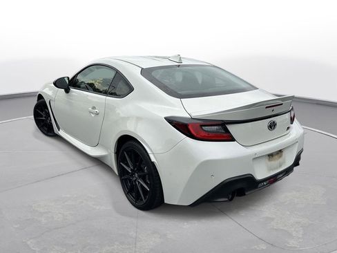 Used 2022 Toyota GR86 Premium RWD image 8
