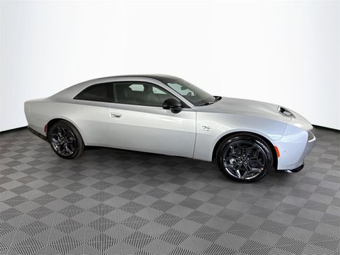 Used 2025 Dodge Charger R/T w/ Quick Order Package 25M R/T image 9