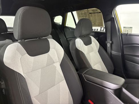 Used 2024 Chevrolet Trax RS w/ Driver Confidence Package image 25