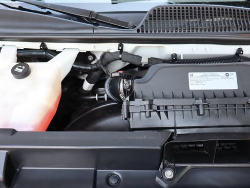 Used 2018 Chevrolet Express 2500 Extended RWD image 33
