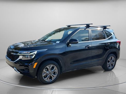 Used 2024 Kia Seltos S image 2