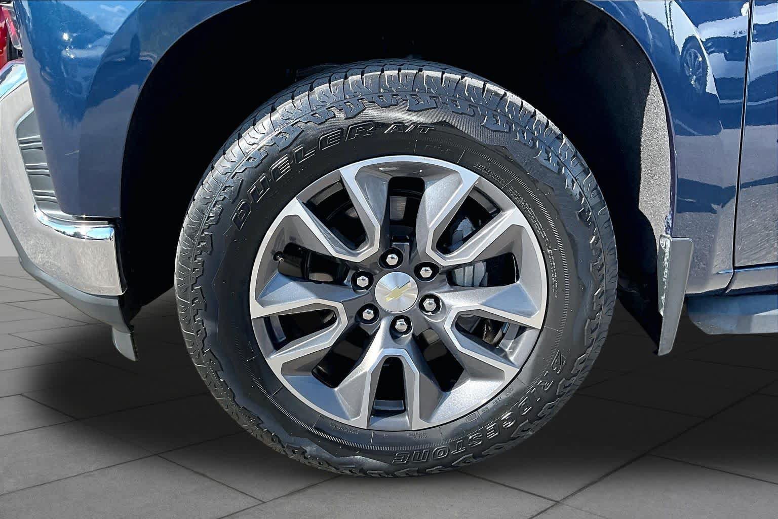 Used 2021 Chevrolet Silverado 1500 LT w/ Texas Edition Plus AWD/4WD image 11