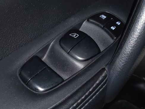 Used 2020 Nissan Rogue Sport SV image 27