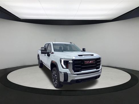 Used 2024 GMC Sierra 2500 Pro AWD/4WD image 2