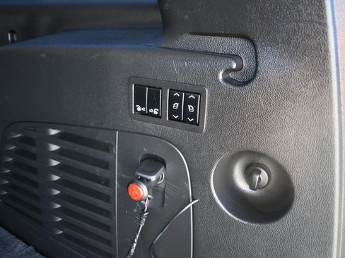 Used 2020 Cadillac Escalade ESV Premium Luxury image 51