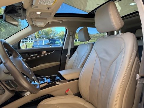 Used 2022 Lincoln Nautilus Reserve w/ Equipment Group 201A image 17