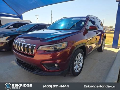 Used 2019 Jeep Cherokee Latitude w/ Popular Appearance Group FWD image 2