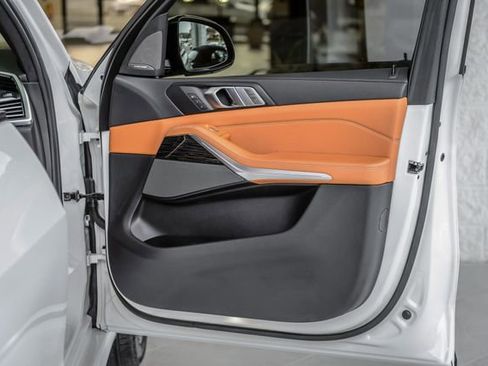 Used 2020 BMW X7 xDrive40i w/ M Sport Package image 56