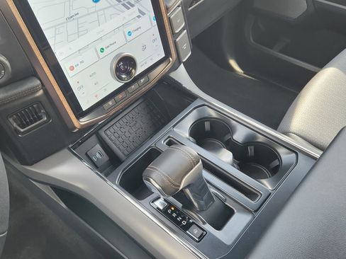 Used 2024 Ford F150 Lightning Lariat image 28