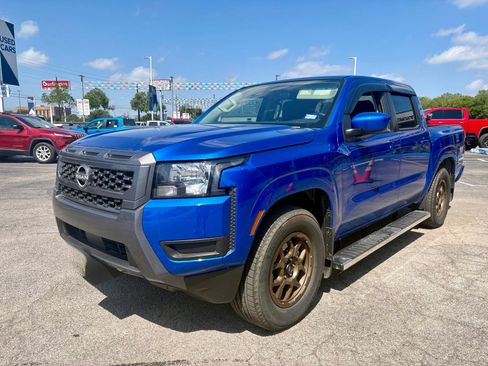 Used 2025 Nissan Frontier SV RWD image 7