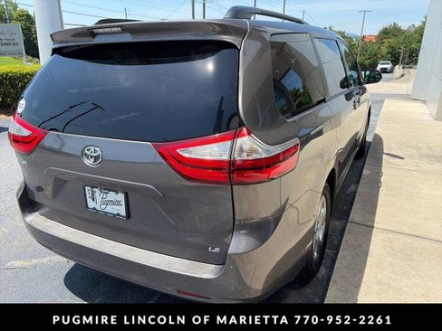 Used 2017 Toyota Sienna LE FWD image 7