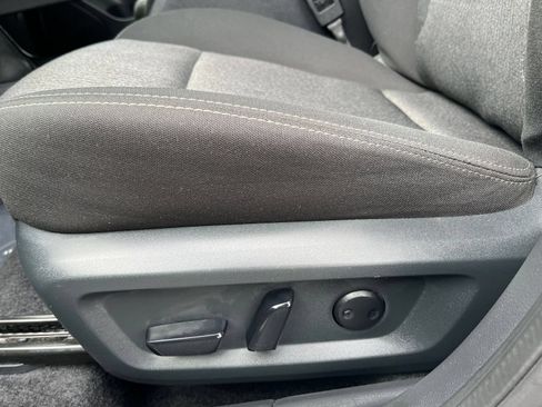 Used 2025 Nissan Rogue SV AWD/4WD image 23